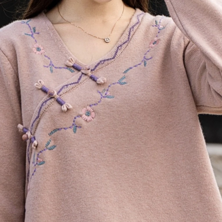 【301】秋冬刺绣复古上衣百搭宽松款长袖针织衫春秋洋气时尚加厚