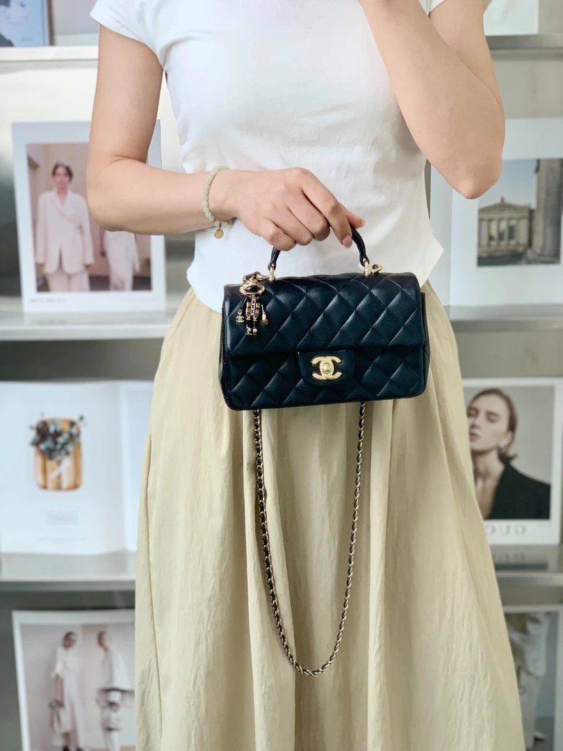 99新 Chanel/香奈儿 手柄大mini黑金小狮子/无公价/甄选