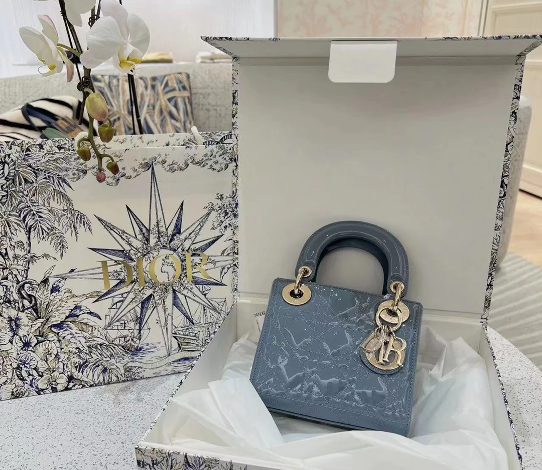 99新 DIOR/迪奥 戴妃三格雾霾蓝包漆皮 /无公价/甄选