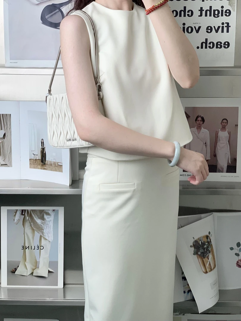 99新 MIU MIU/缪缪 miumiu褶皱单肩包白色/无公价/甄选