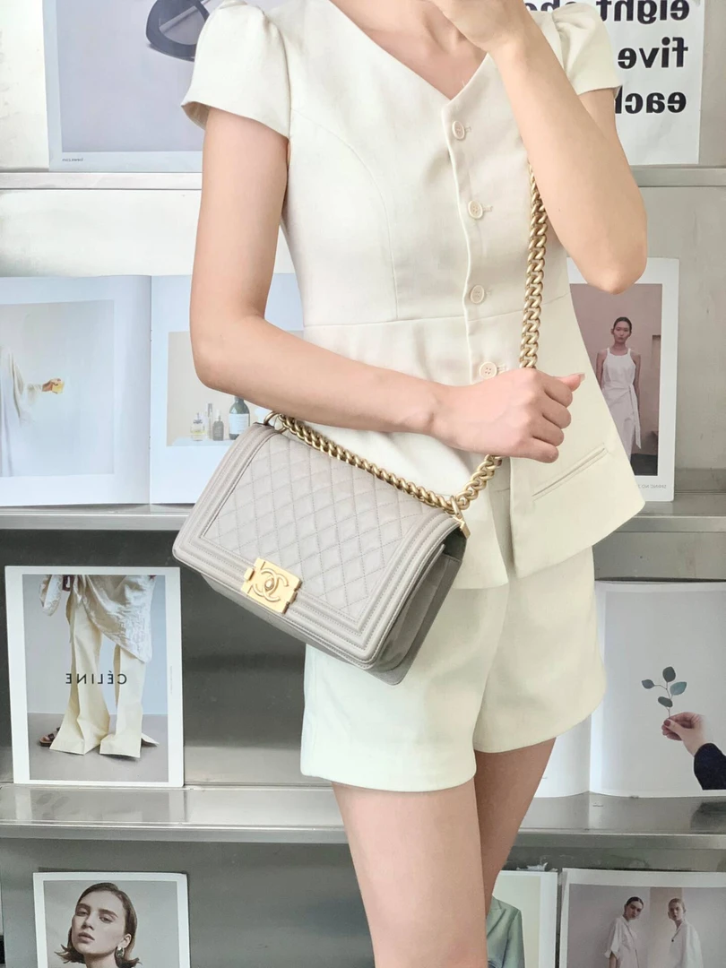 99新 Chanel/香奈儿 leboy中号灰烬荔枝纹单肩斜挎包/无公价/甄选