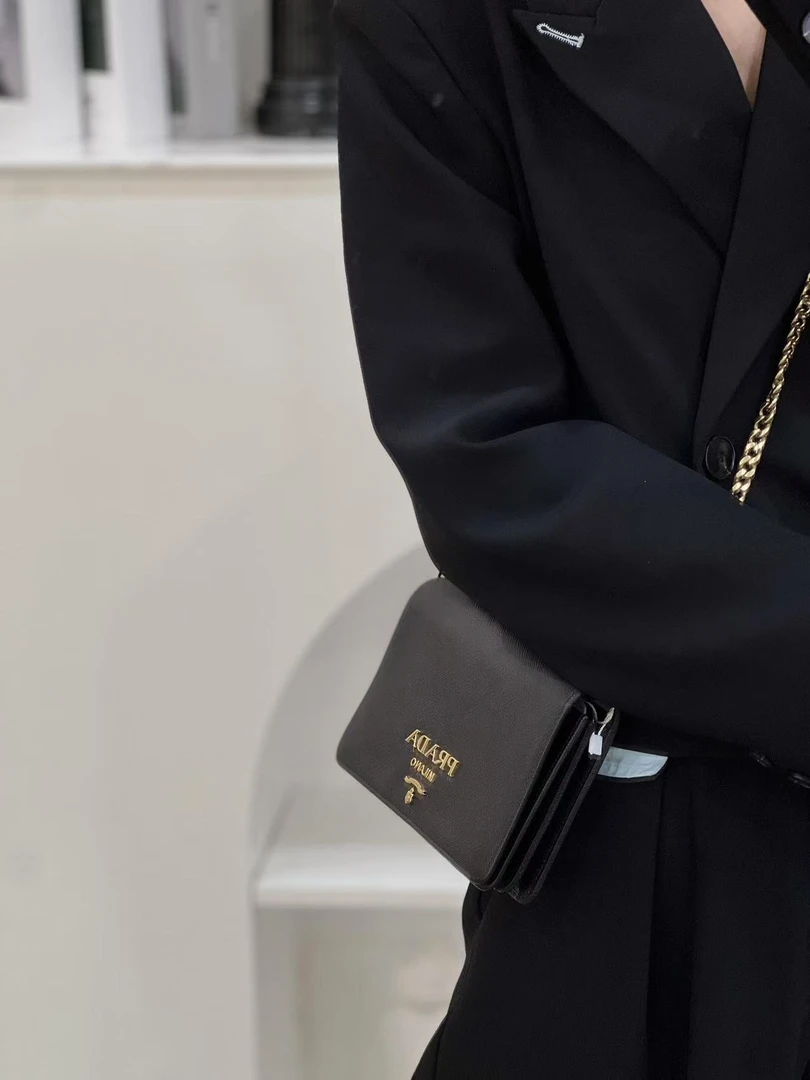 95新 Prada/普拉达 prada翻盖链条包黑金/优品