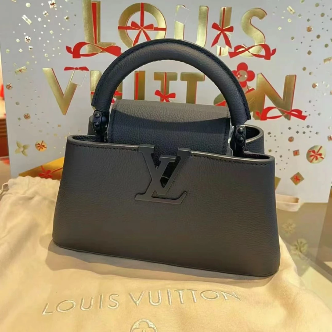 99新 LouisVuitton/路易威登 caps bb so black/手提单肩包/甄选