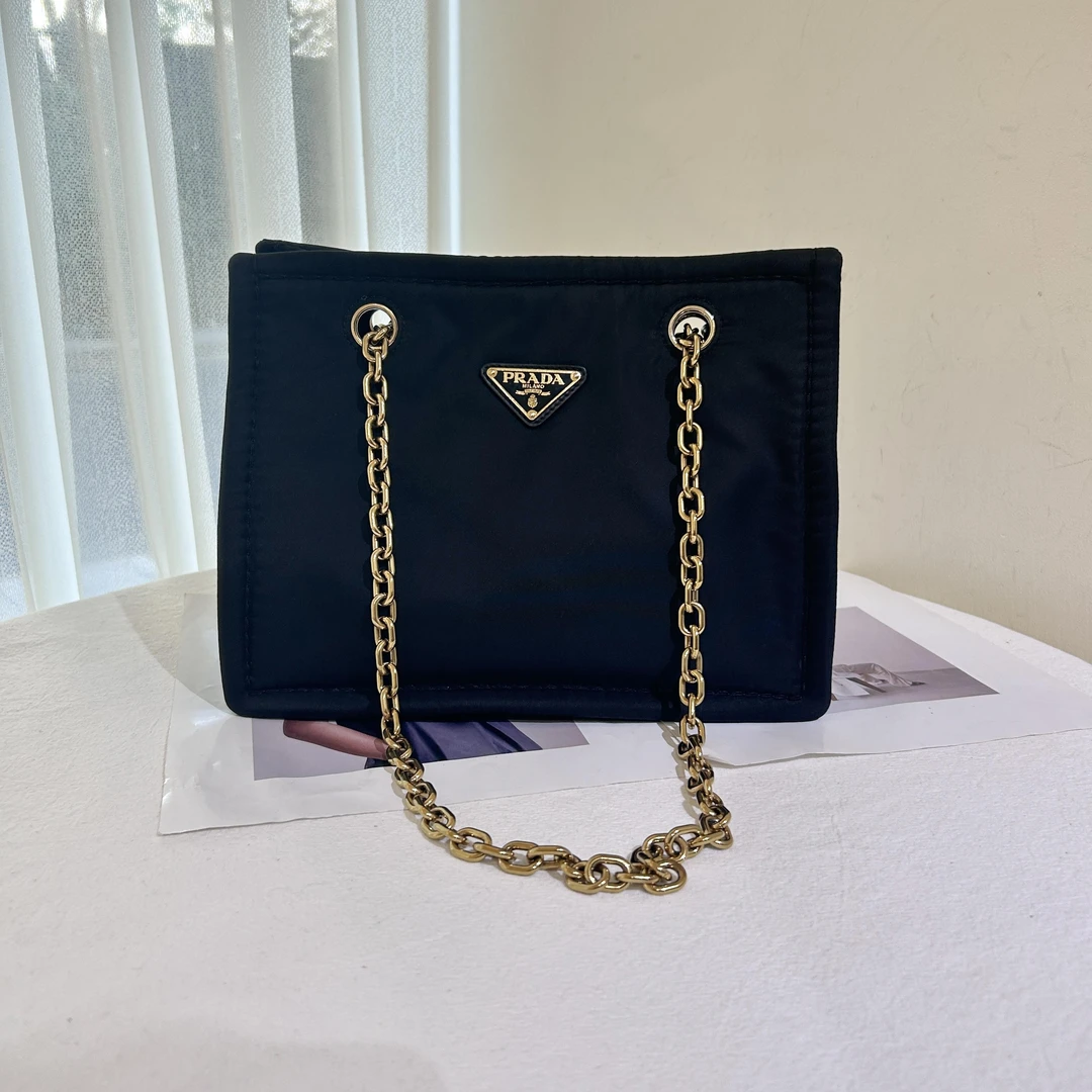 99新 Prada/普拉达 prada 敞口单肩包时尚/甄选