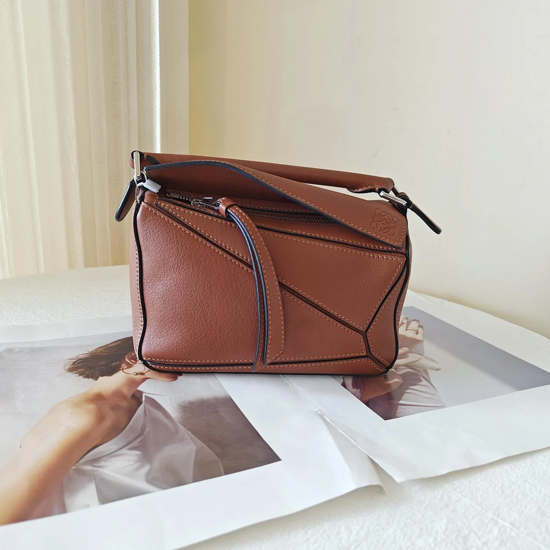 99新 LOEWE/罗意威 puzzle几何mini银棕色斜挎包/无公价/甄选