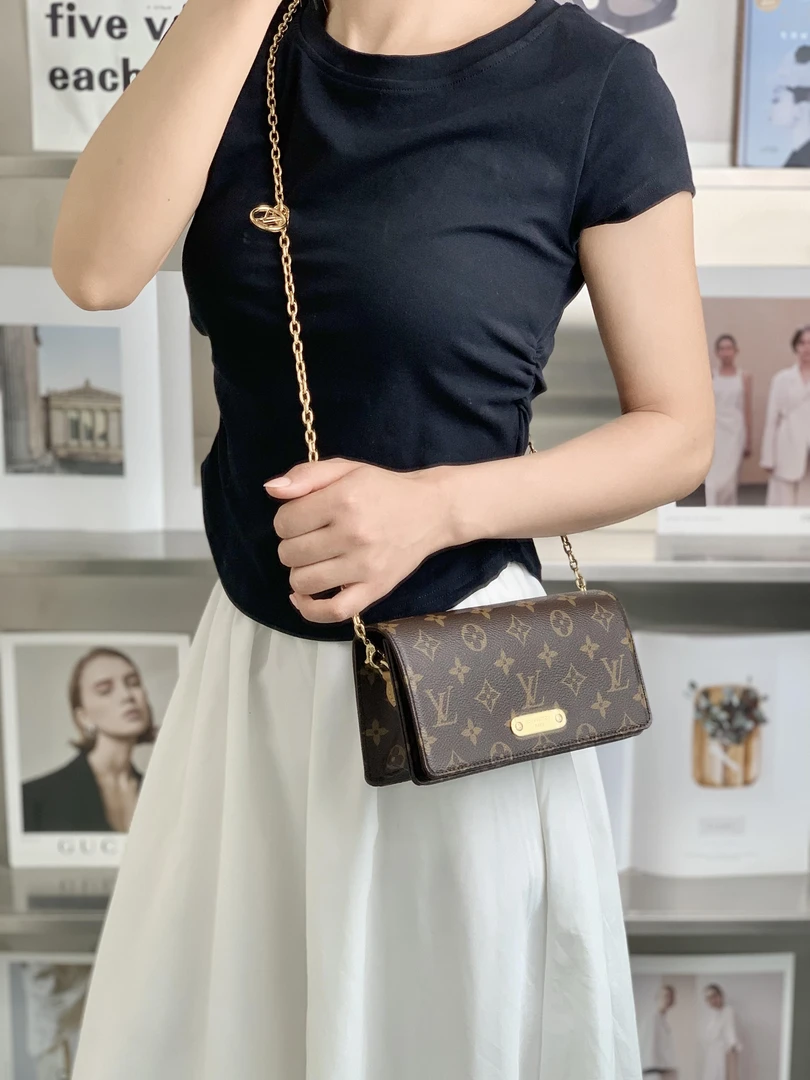 99新 LouisVuitton/路易威登 lily woc 老花包/无公价/甄选
