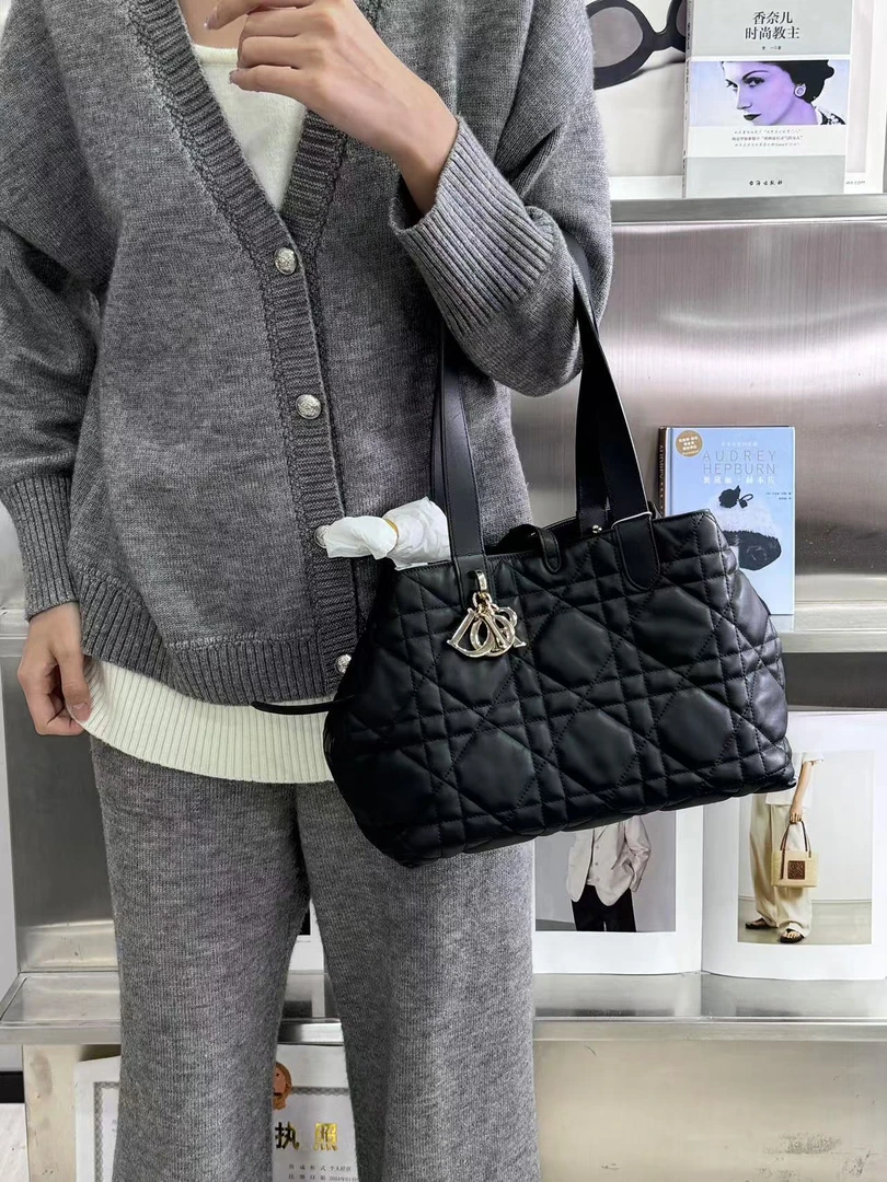 99新 DIOR/迪奥 dior toujours中号黑金包/优选