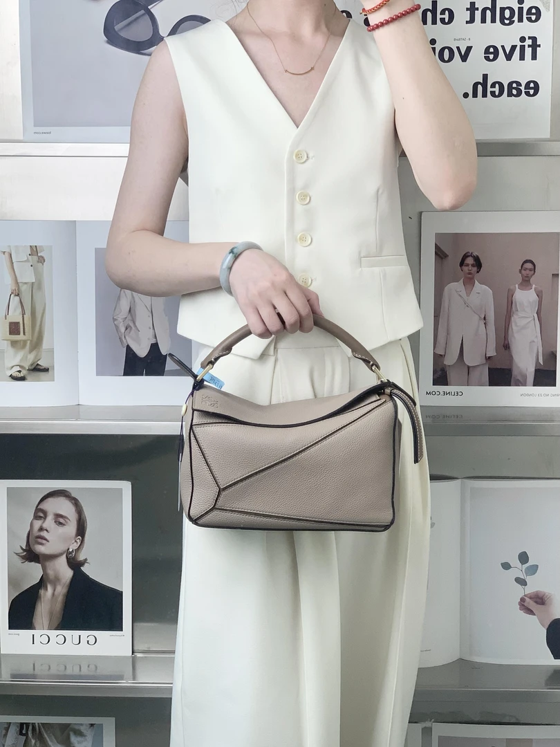 99新 LOEWE/罗意威 puzzle几何包沙色小号斜挎包/无公价/甄选