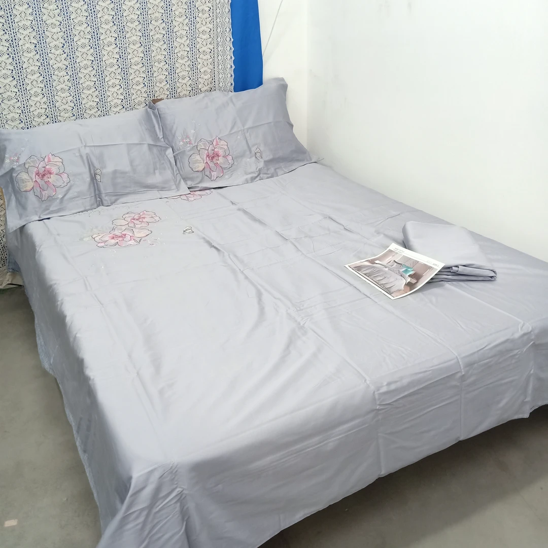 N329 灰色四件套 被套2×2.3m 床单2.5×2.7m 枕套48×74cm
