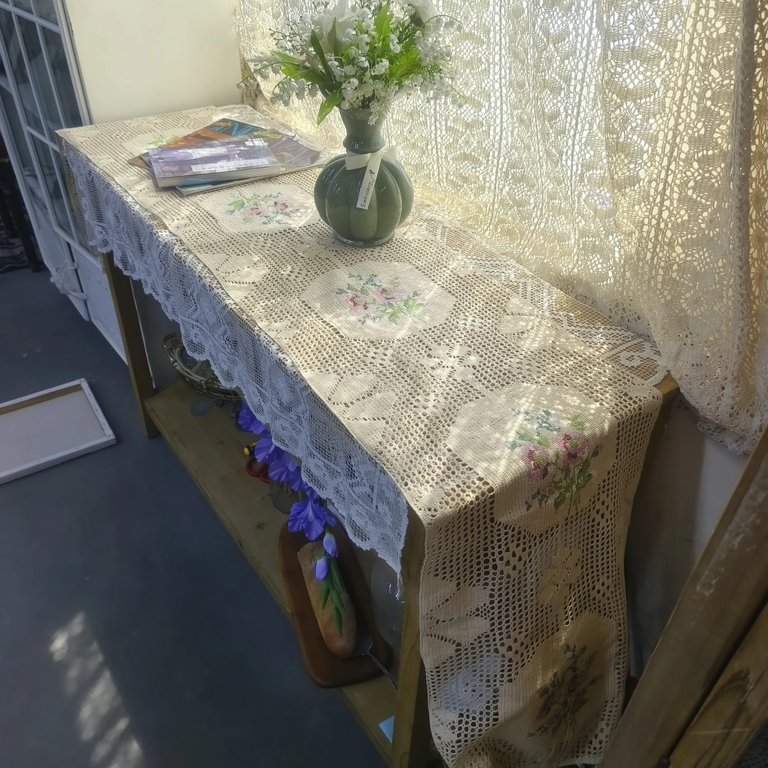 C302 本色机钩刺绣玫瑰花桌旗35×200cm棉质