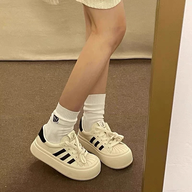 厚底板鞋女2023新款秋冬季加绒黑色女鞋休闲运动鞋大头丑萌小白鞋