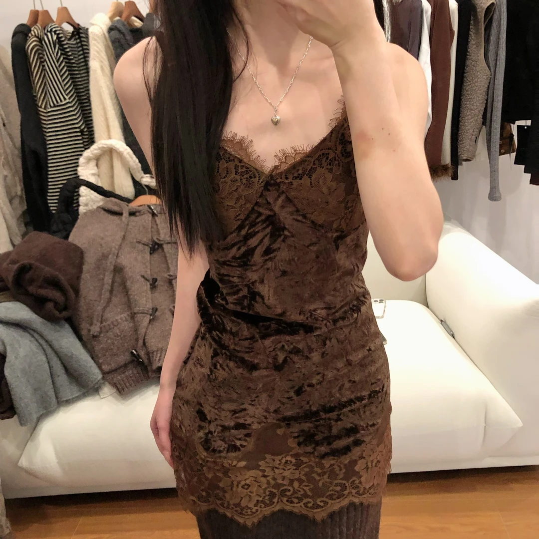 7008重工蕾丝丝绒氛围吊带裙显瘦内搭