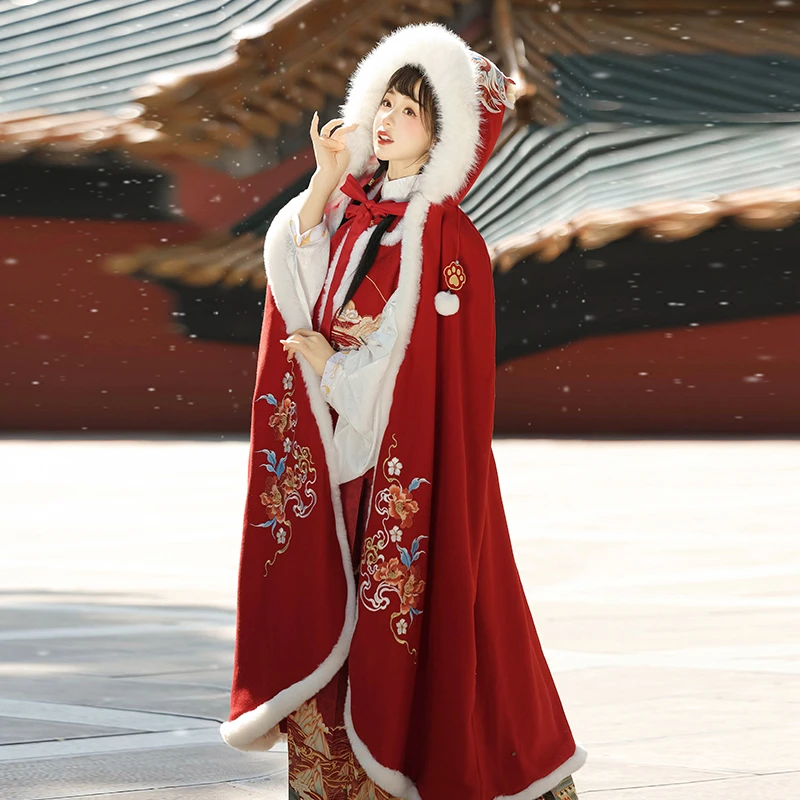 芳菲苑【雪萌萌】冬款汉服女款斗篷加绒加厚刺绣长款国风披风拜年服