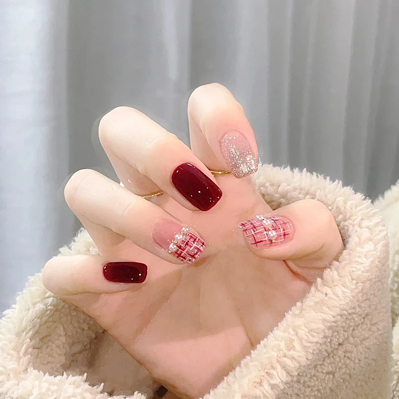 [酒红小香]新年美甲酒红色小香风穿戴美甲气质复古