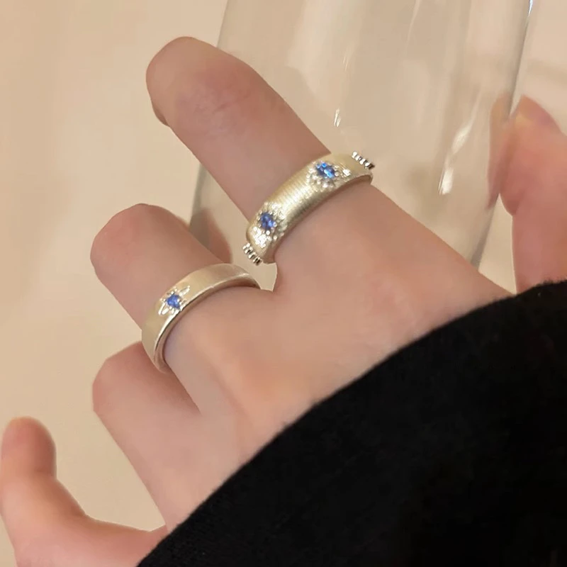 合金合成锆石戒指 蓝色镶嵌复古精致冷淡风设计感轻奢可调节戒指