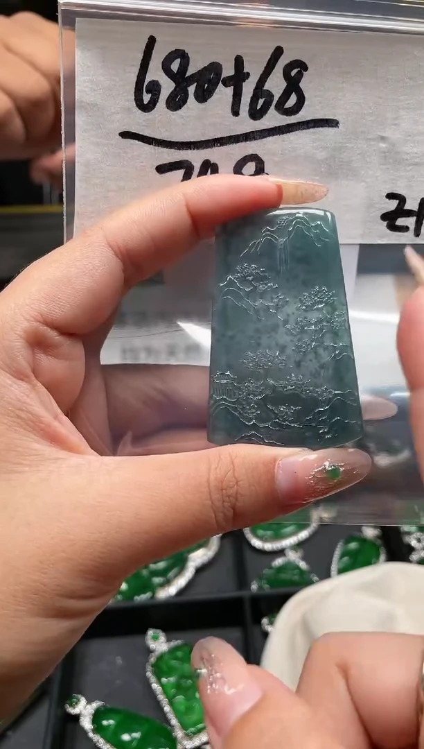 【闪购商品】翡翠颈饰未镶嵌0396589986多样性发货