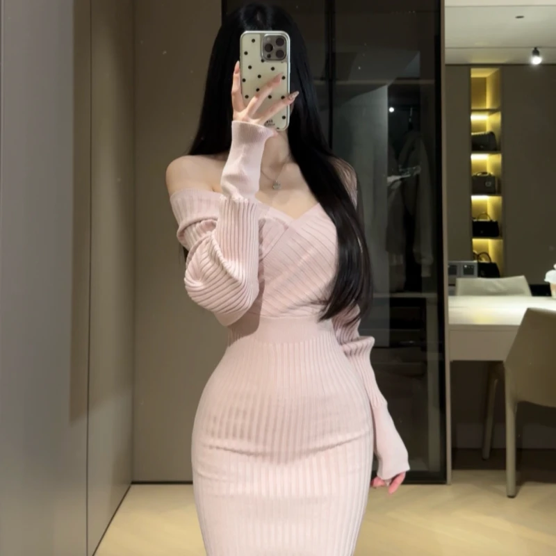纯欲修身显白收腰包臀粉色连衣裙V领打底裙针织毛衣秋冬中长裙