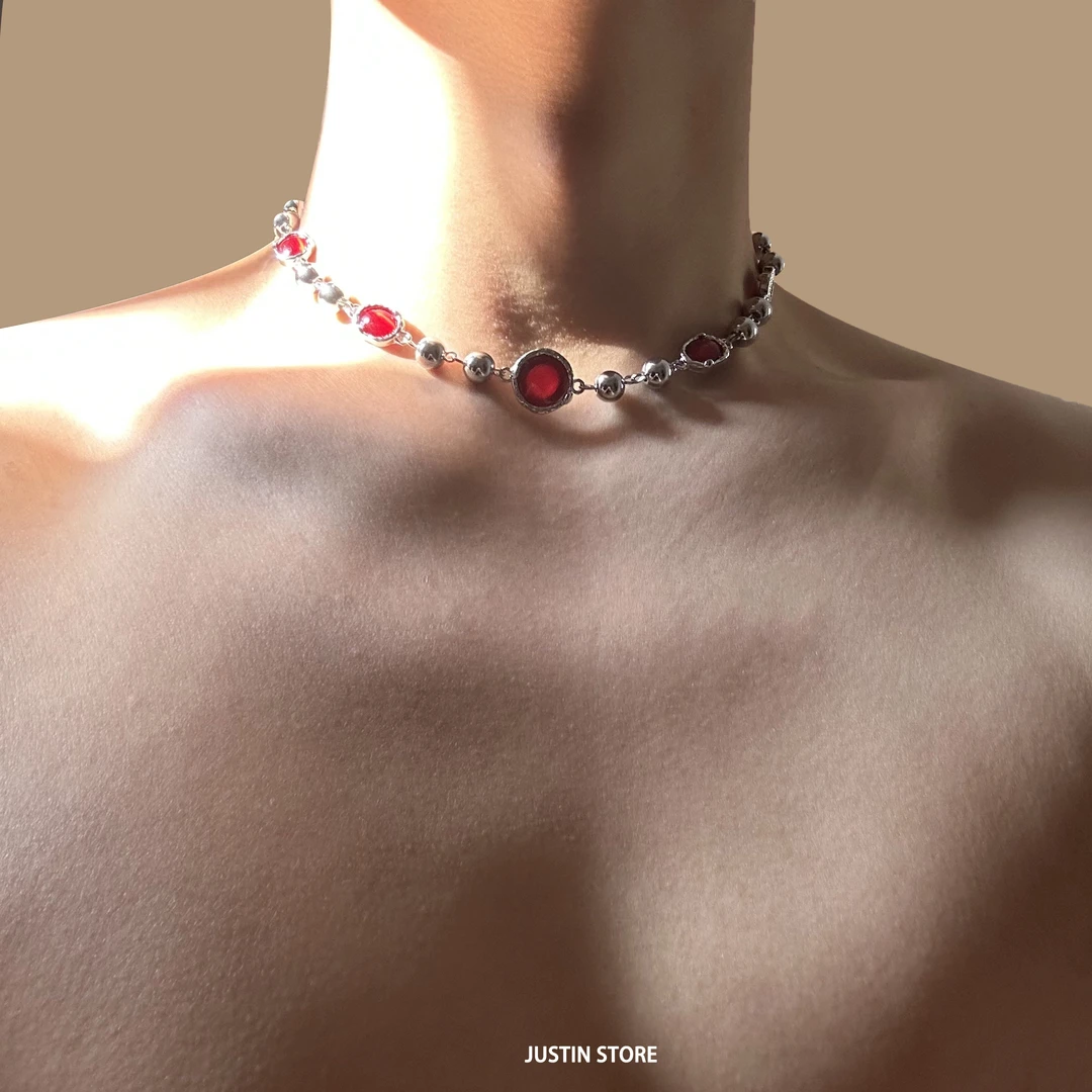 合金项链 红色猫眼项链男款2025新款锁骨链轻奢小众设计百搭颈链
