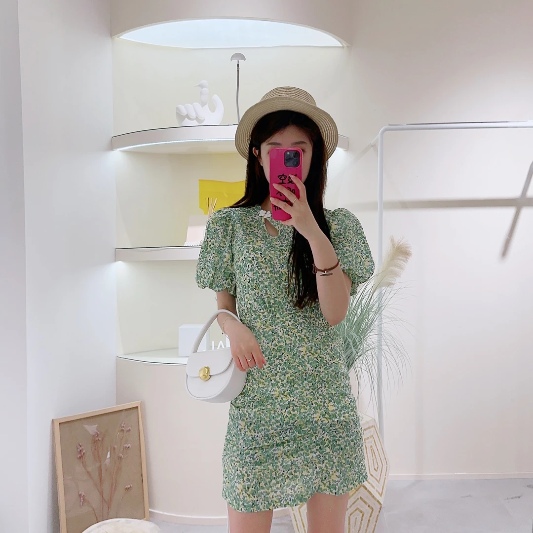 Lagogo/拉谷谷泡泡袖连衣裙法式宫廷蕾丝连衣裙春夏超显瘦连衣裙