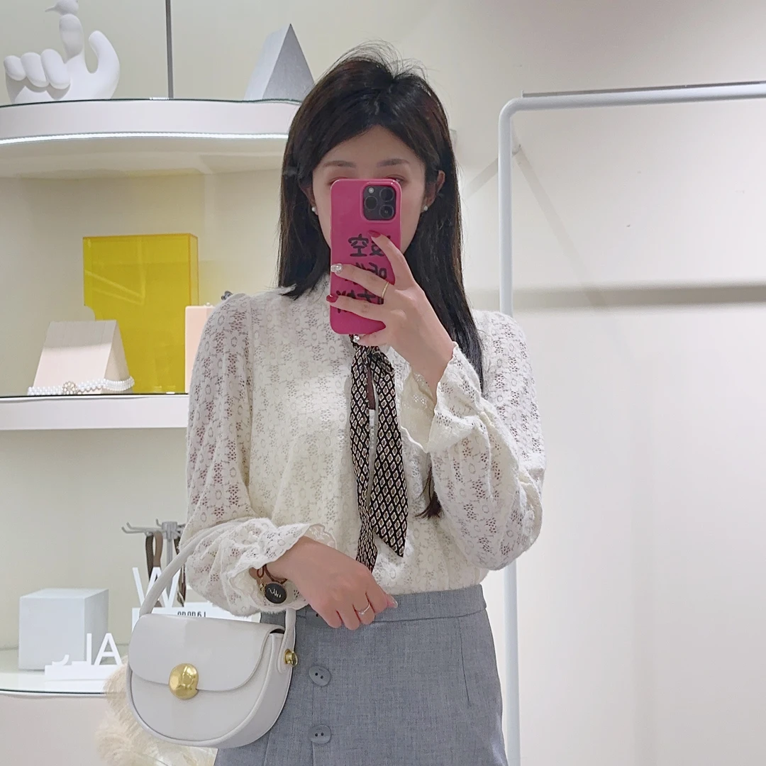 Lagogo/拉谷谷小香风法式重工设计感长袖白色百搭镂空LASS581C13