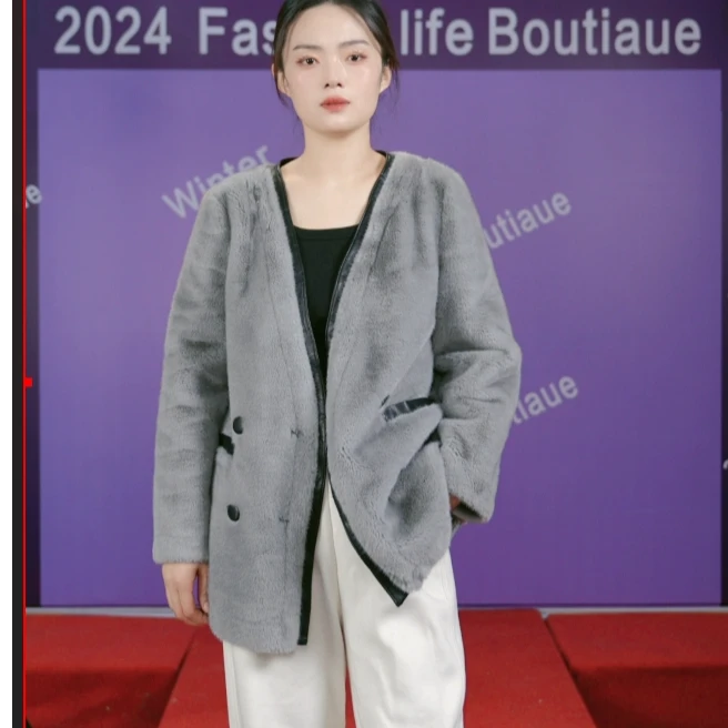 0116妈妈秋冬新款高贵外套中老年女士冬装时尚大衣