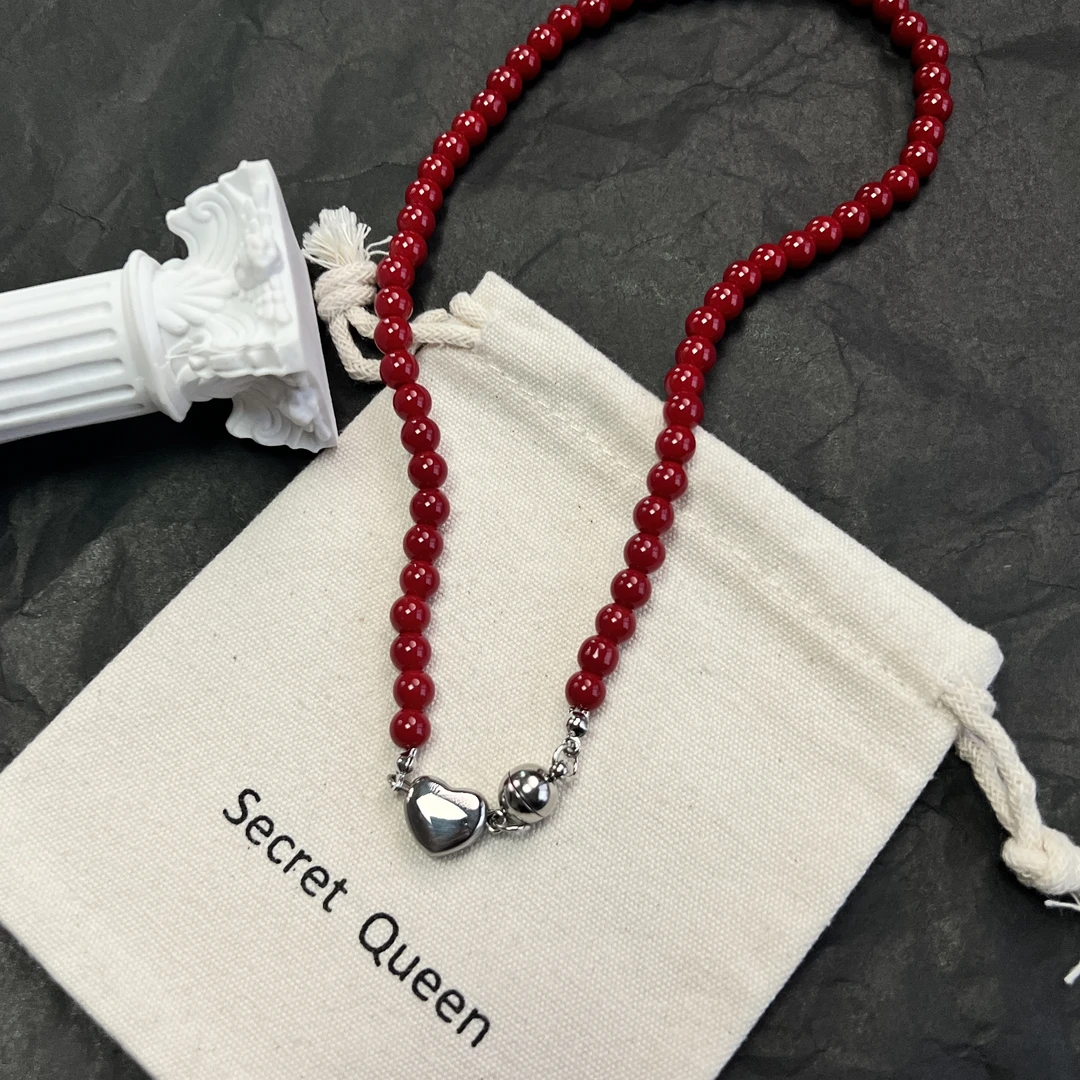 铜合金项链 小众设计红色串珠磁吸爱心项链AE059