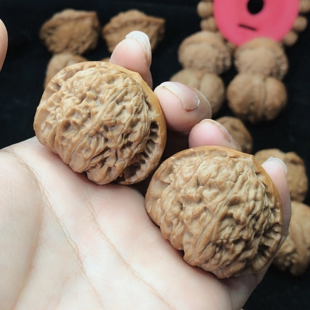 【闪购商品】文玩核桃吊坠40白狮子