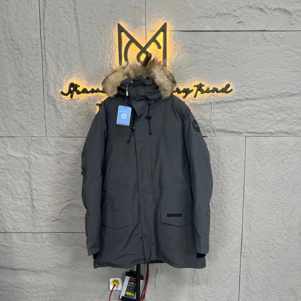 加拿大鹅长款银灰色带毛领羽绒服/99新/XL码
