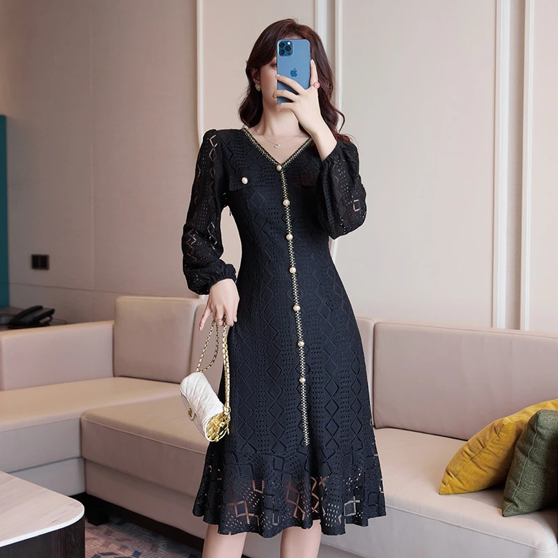 奢姿【如沐】2025秋季新款百搭气质纽扣装饰裙子V领减龄时尚连衣裙