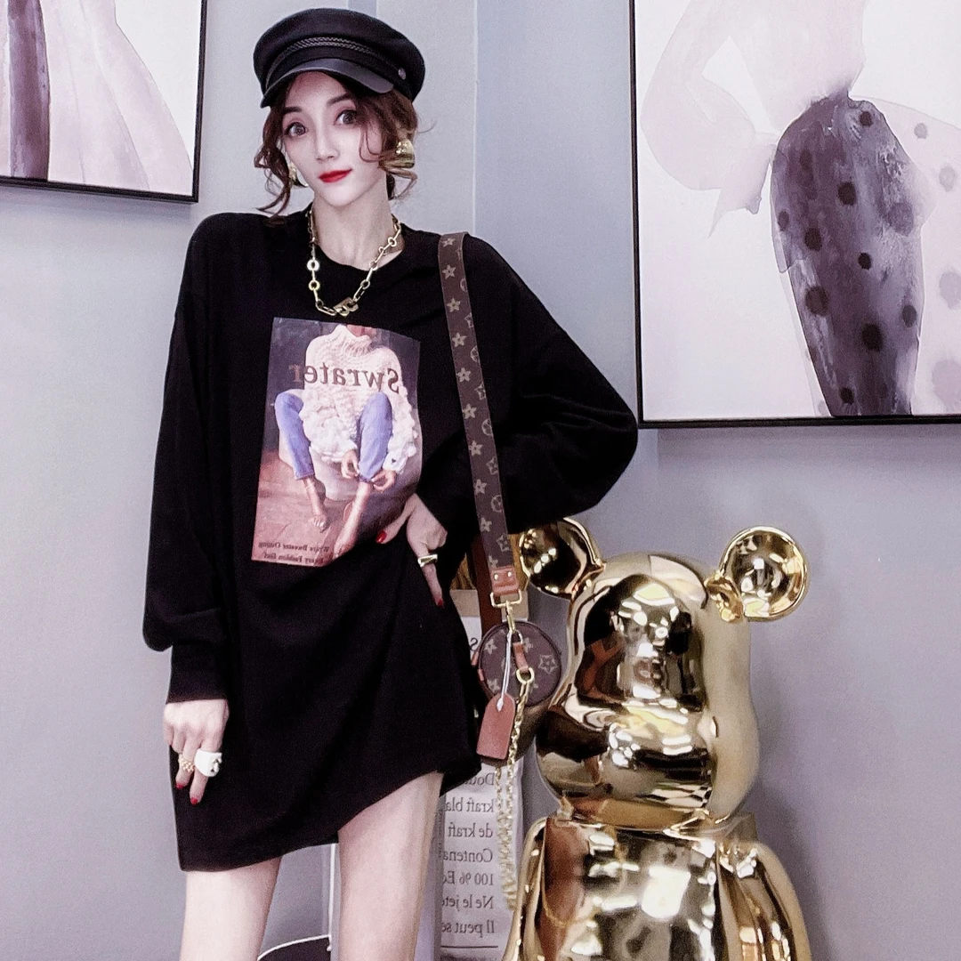 2022秋款数码印花长袖宽松慵懒休闲棉T恤(女人图）