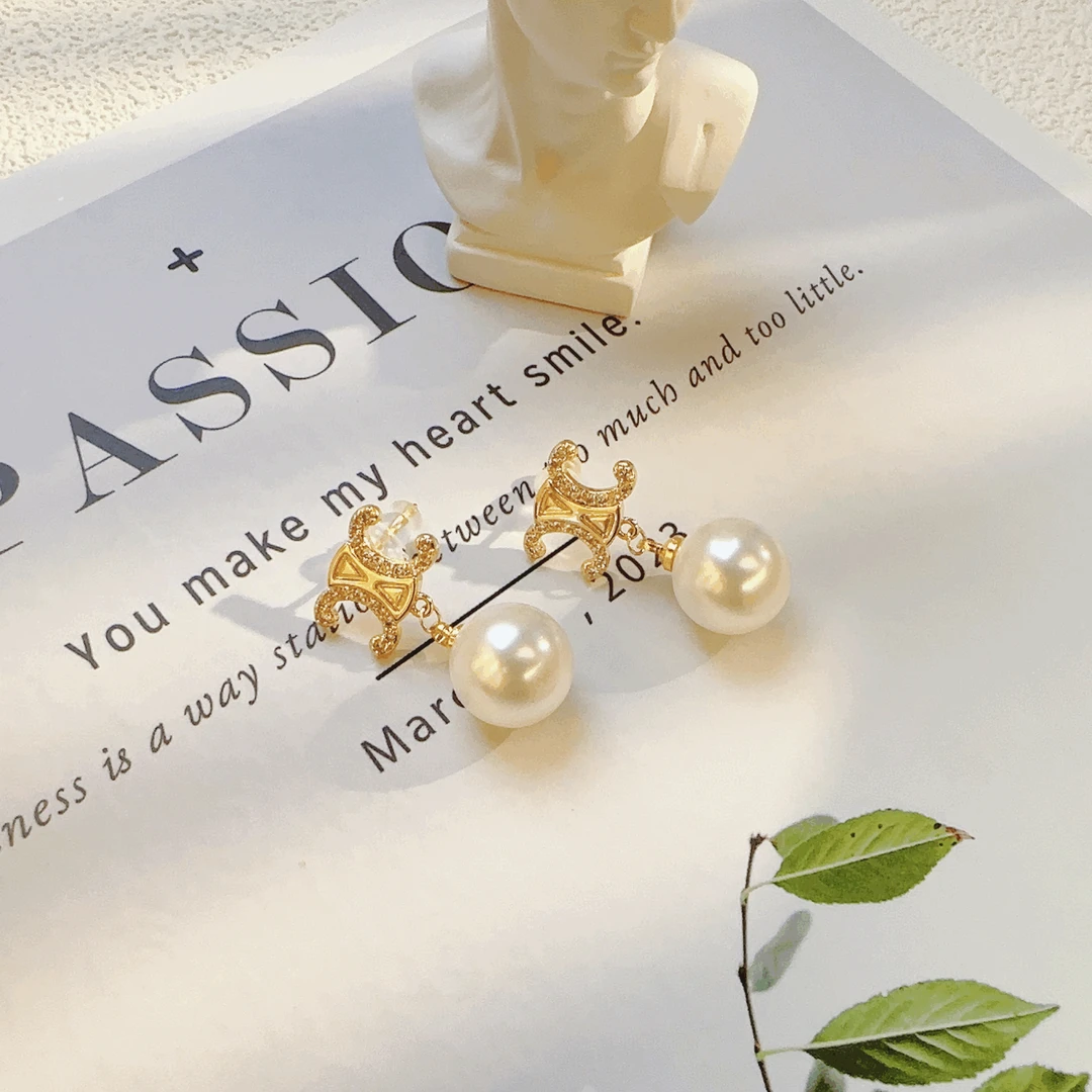 铜合金仿珍珠耳饰 耳钉925银针时尚百搭女ins风简约气质耳坠轻奢