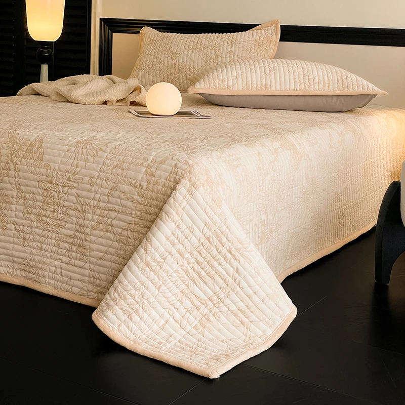 轻奢雕花牛奶绒床盖床褥加厚榻榻米夹棉床单人多功能绗缝被绒毛毯