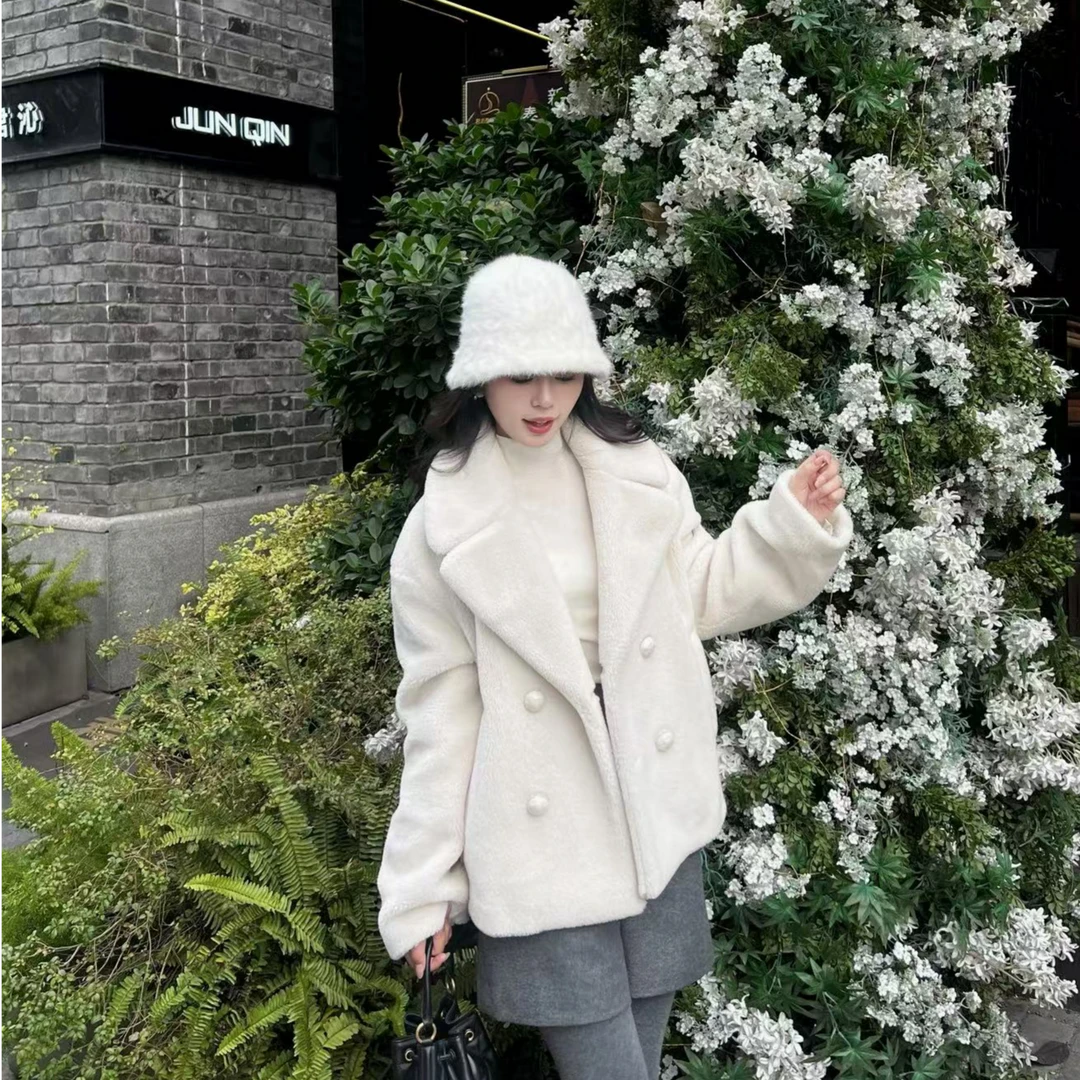 GIRDEAR/哥弟时尚毛绒气质翻领加厚柔软毛呢外套1400771