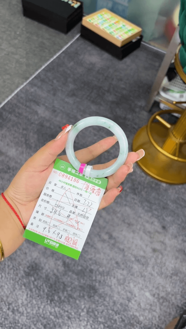 【闪购商品】翡翠手镯（圆镯）未镶嵌多人