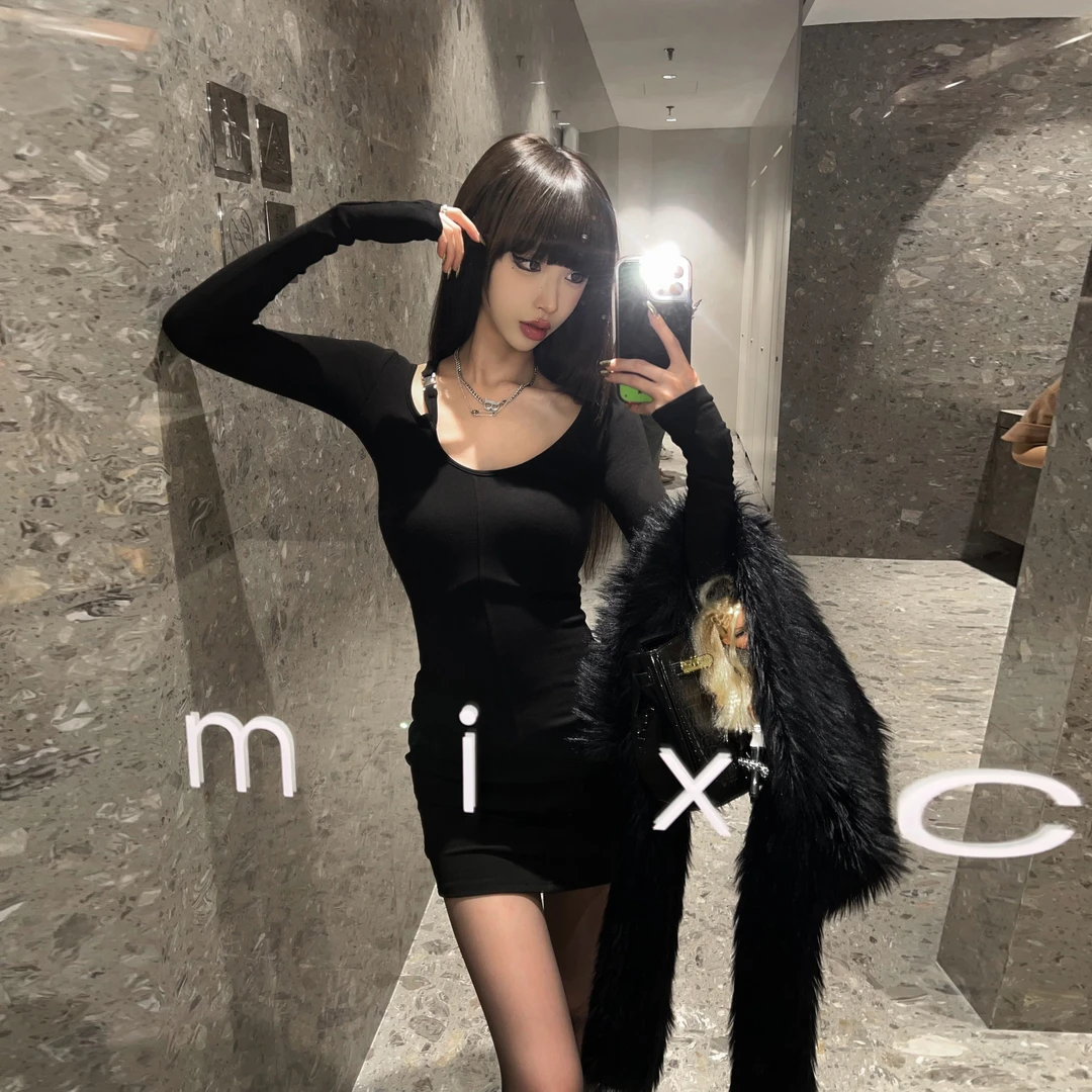 大饼新款【暗欲召唤术】纯欲性感U领修身显瘦长袖打底连衣裙女新款