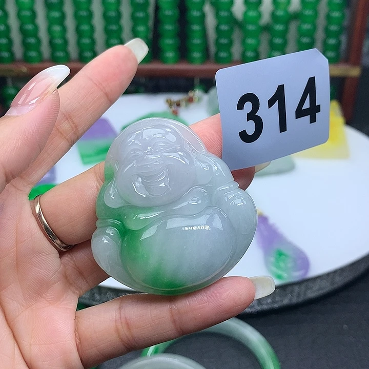 翡翠吊坠(赠链)未镶嵌