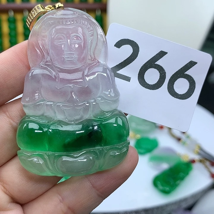 翡翠吊坠(赠链)未镶嵌