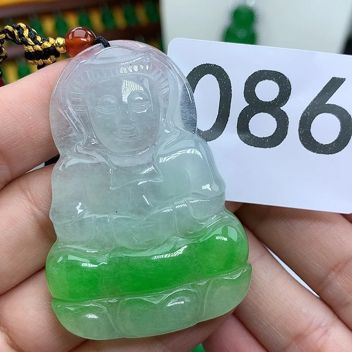 翡翠吊坠(赠链)未镶嵌