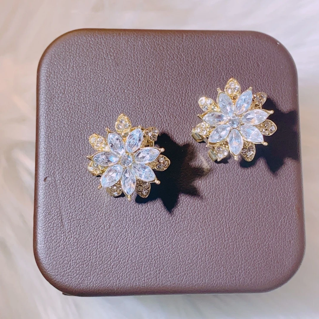 铜合金耳饰 高级奢华耳钉轻奢设计花朵新款气质时尚精致耳环1943