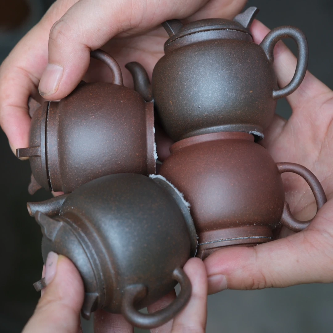 露语掌中宝 | 鼎足盖圆壶95CC 古法烧中槽清 经典 半手 紫砂茶具