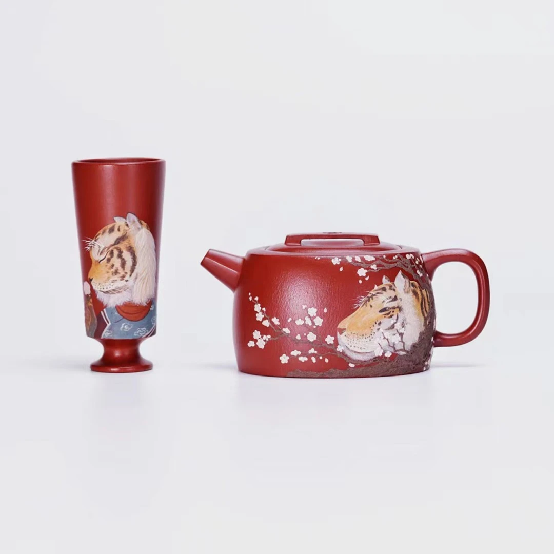 胡静作品 猛虎套组 大红袍泥料 魏思密泥绘 紫砂壶 茶壶