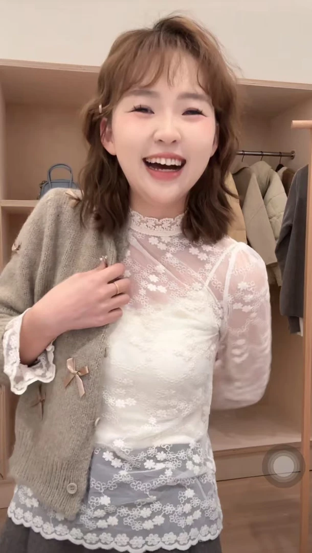 甜甜【蕾丝打底】时尚百搭秋冬韩版蕾丝衫1252