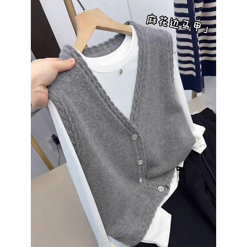 今年新款灰色V领针织马甲女秋季纯色基础款时尚百搭减龄显瘦背心