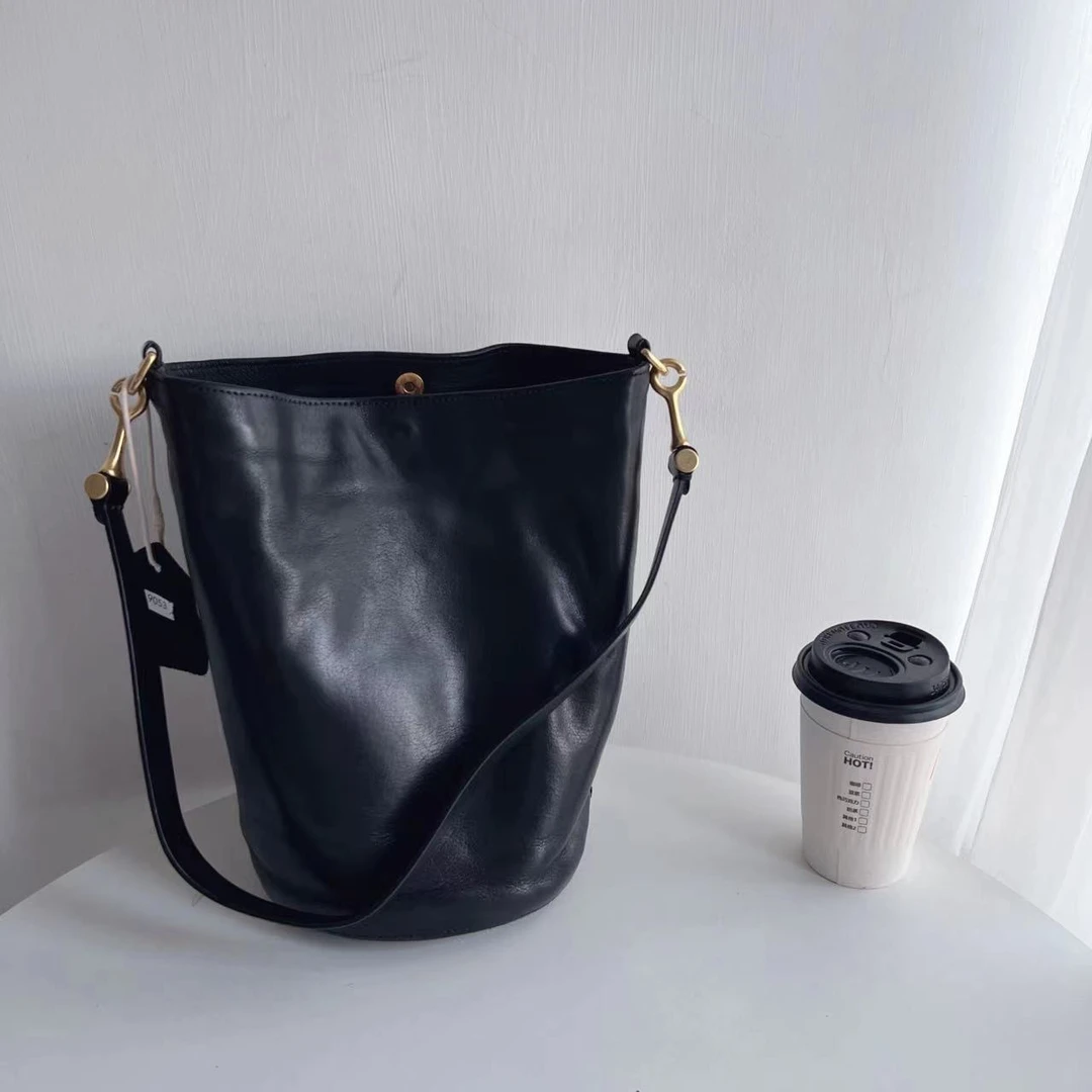 简约休闲牛皮水桶包单肩包