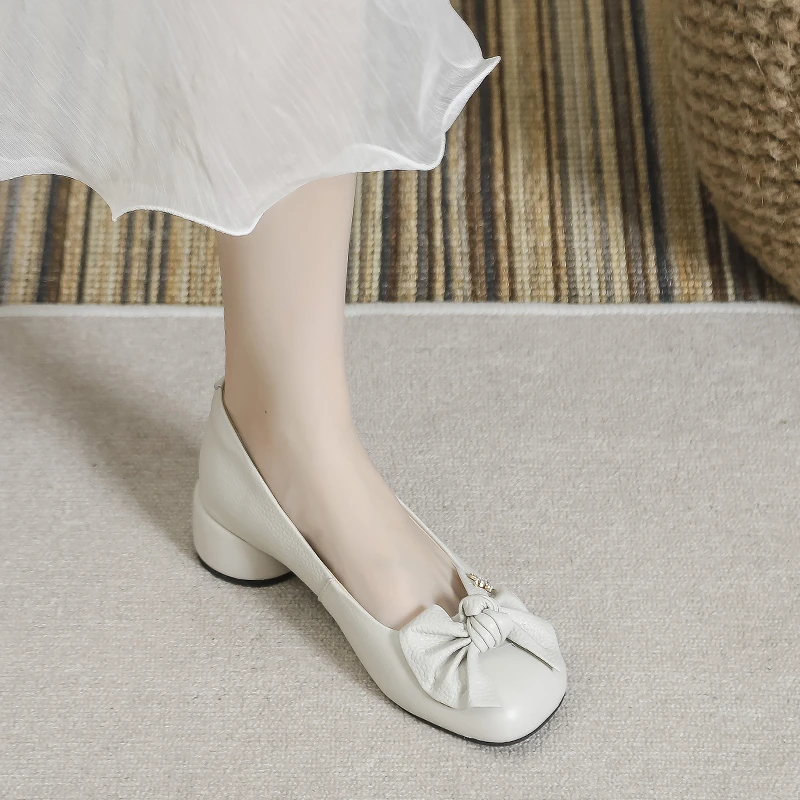 真皮蝴蝶结点缀浅口纯色百搭女鞋2023夏季新款套脚软底圆头单鞋