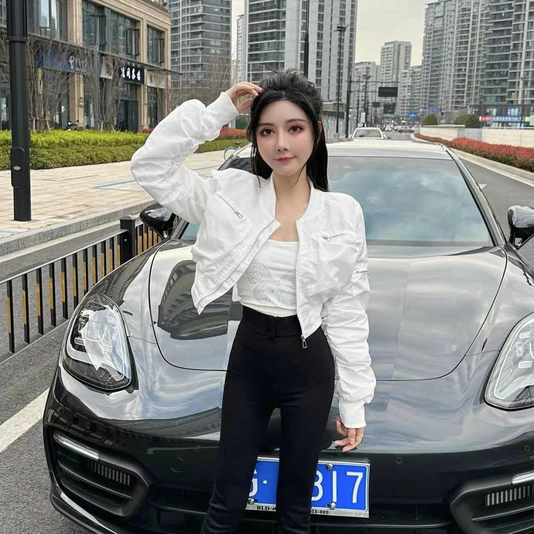 真真：辣妹收腰短款口袋棒球服  短外套