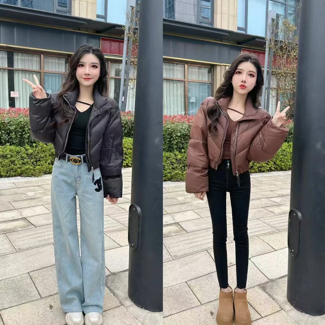 真真：定制款短款菱格收腰面包服羽绒外套