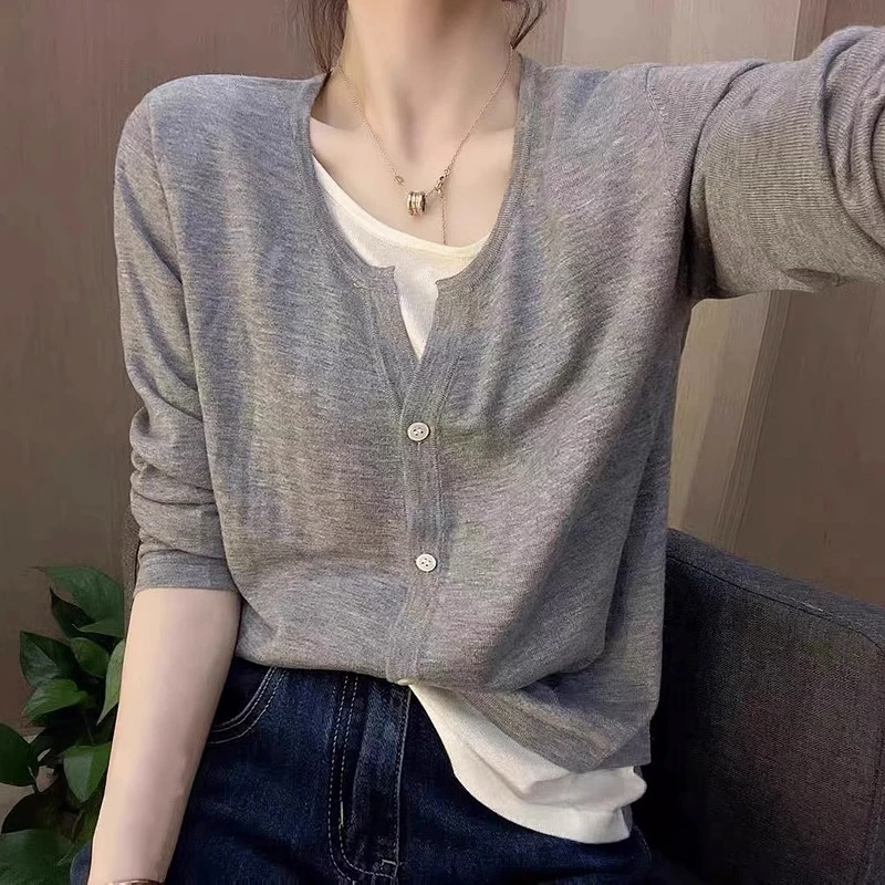 拼色假两件条纹针织上衣女秋冬时尚休闲百搭长袖羊绒打底软糯秋季