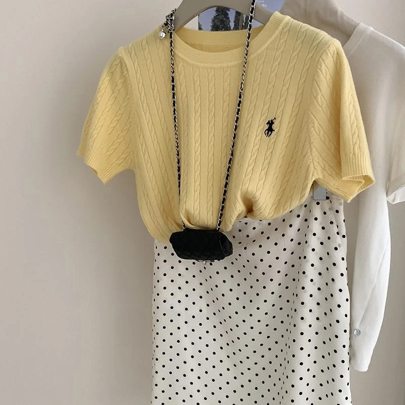 软糯细腻圆领麻花针织短袖女气质温柔显瘦百搭韩系刺绣T恤春夏款