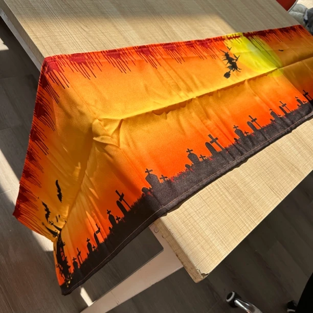 《小华外贸》万圣夜桌旗（约35x270）发2张